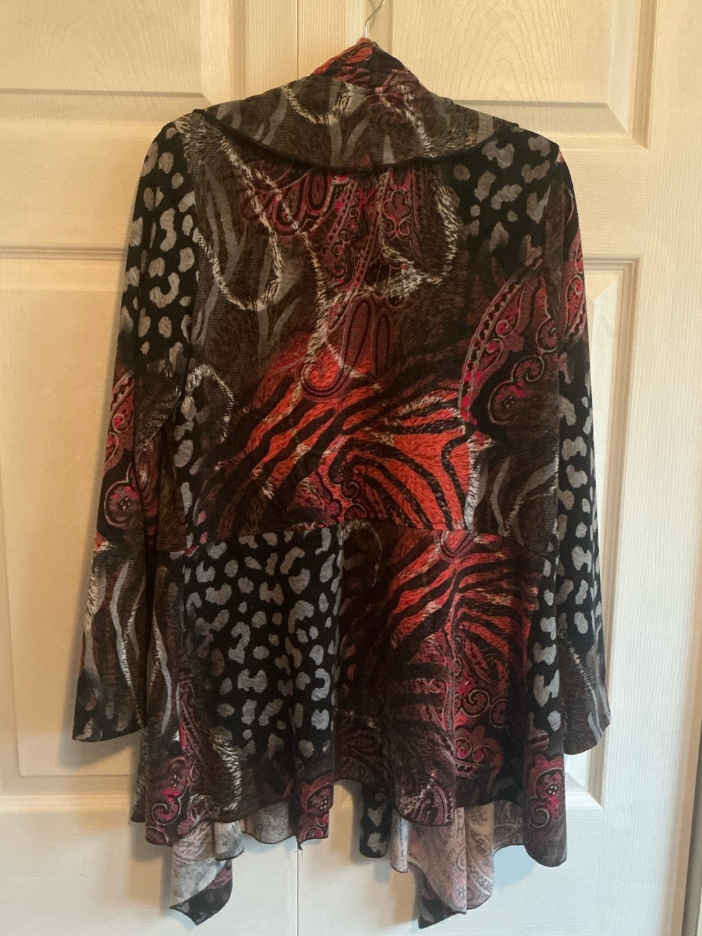 Frank Lyman Abstract Design Canadian Made Waterfall Cardigan – Size 12 - Picture 6 of 9